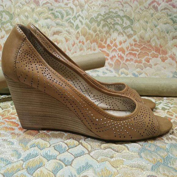 Franco Sartorial L-Grape Peep Toe Wedge - Picture 1 of 5